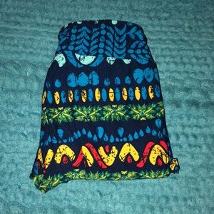 Lularoe leggings OS with navy blue background